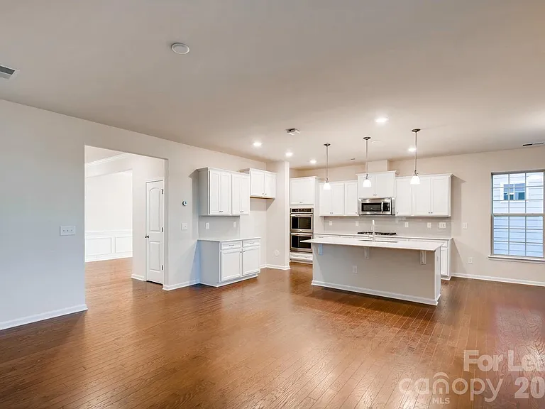 6418 Raffia Rd — Photo 7