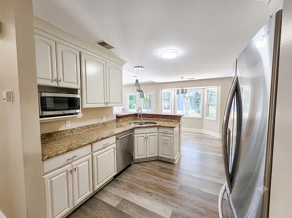 733 Woodland Pointe Pl — Photo 6