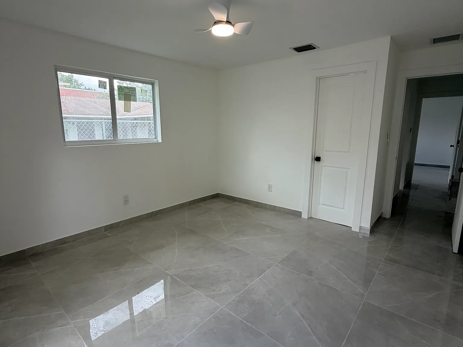 4 bed, 1300 sqft, $3,900 — Photo 4