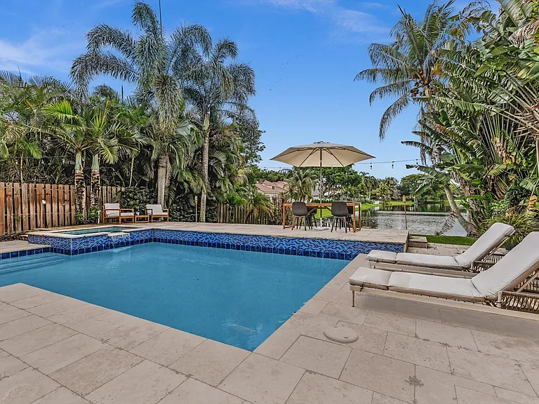 10310 Santiago St — Photo 38