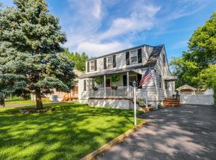 27 Alice Ln, Clark, NJ 07066