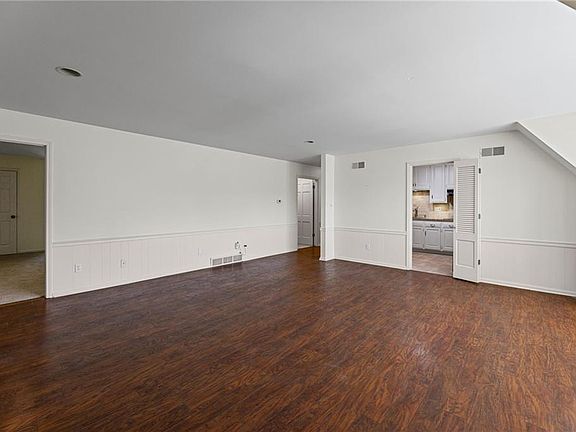 4th image of 8361 Somerset Dr APT 303
