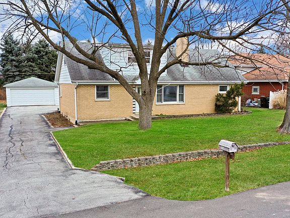 2nd image of 35 McDonald Ln