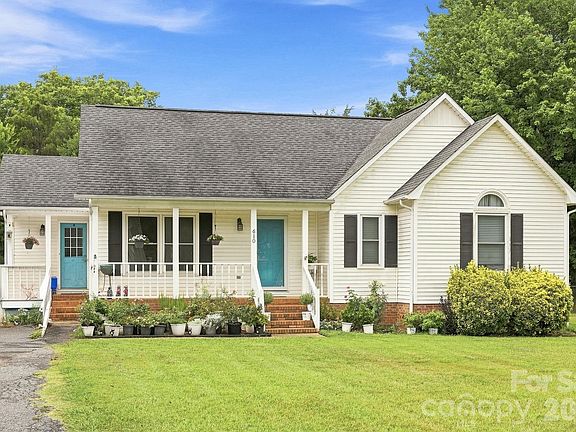 3rd image of 610 Winding Way Dr