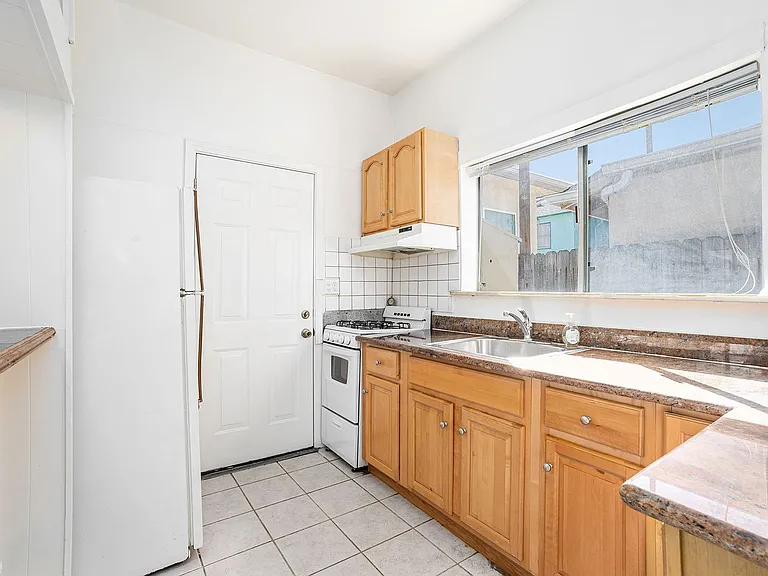453 Central Ave #C — Photo 6