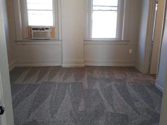 4th image of 516 Seneca St APT A