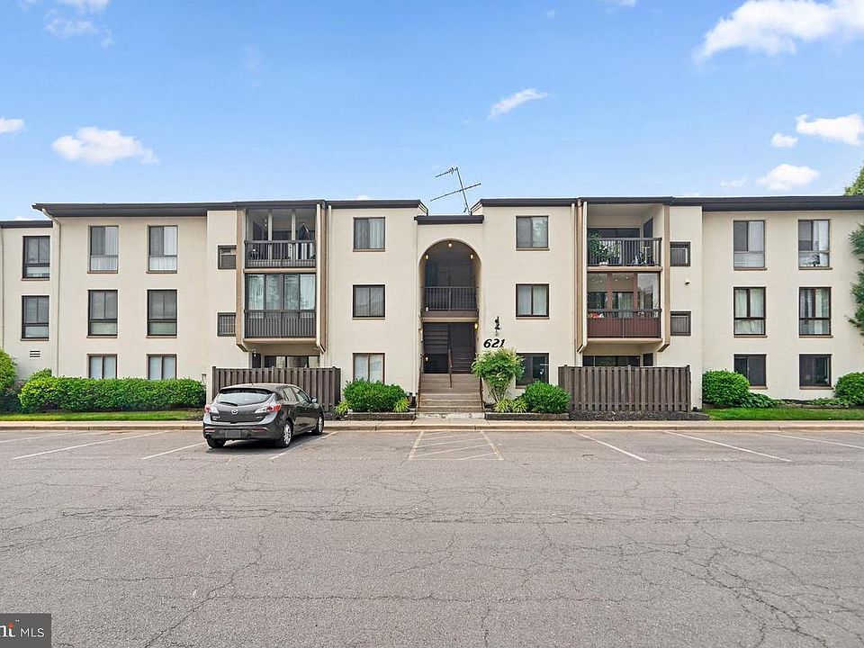 1st image of 621 Center St APT T4