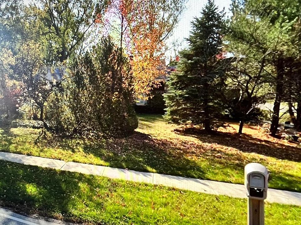 2nd image of 19917 Drake Rd