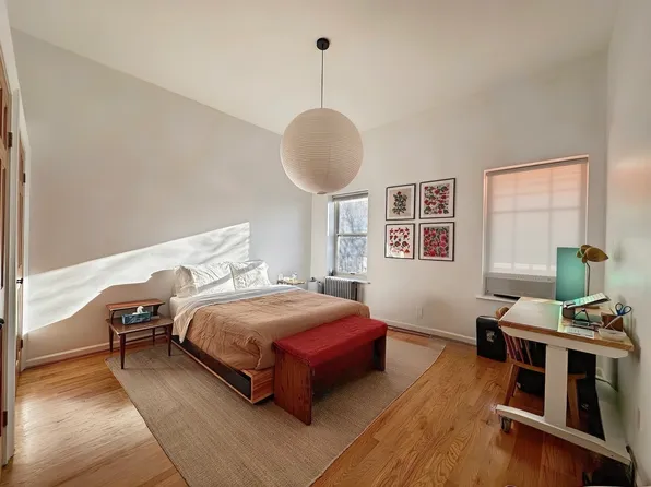 75 Warren Street image 6 of 11