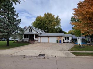 520 1st Ave E, Cresco, IA 52136