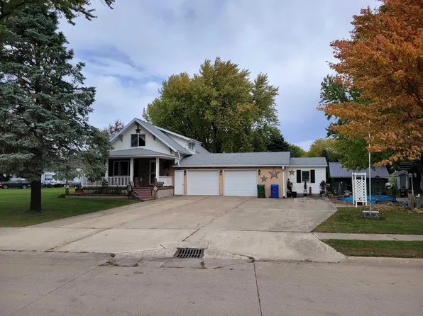 520 1st Ave E, Cresco, IA 52136