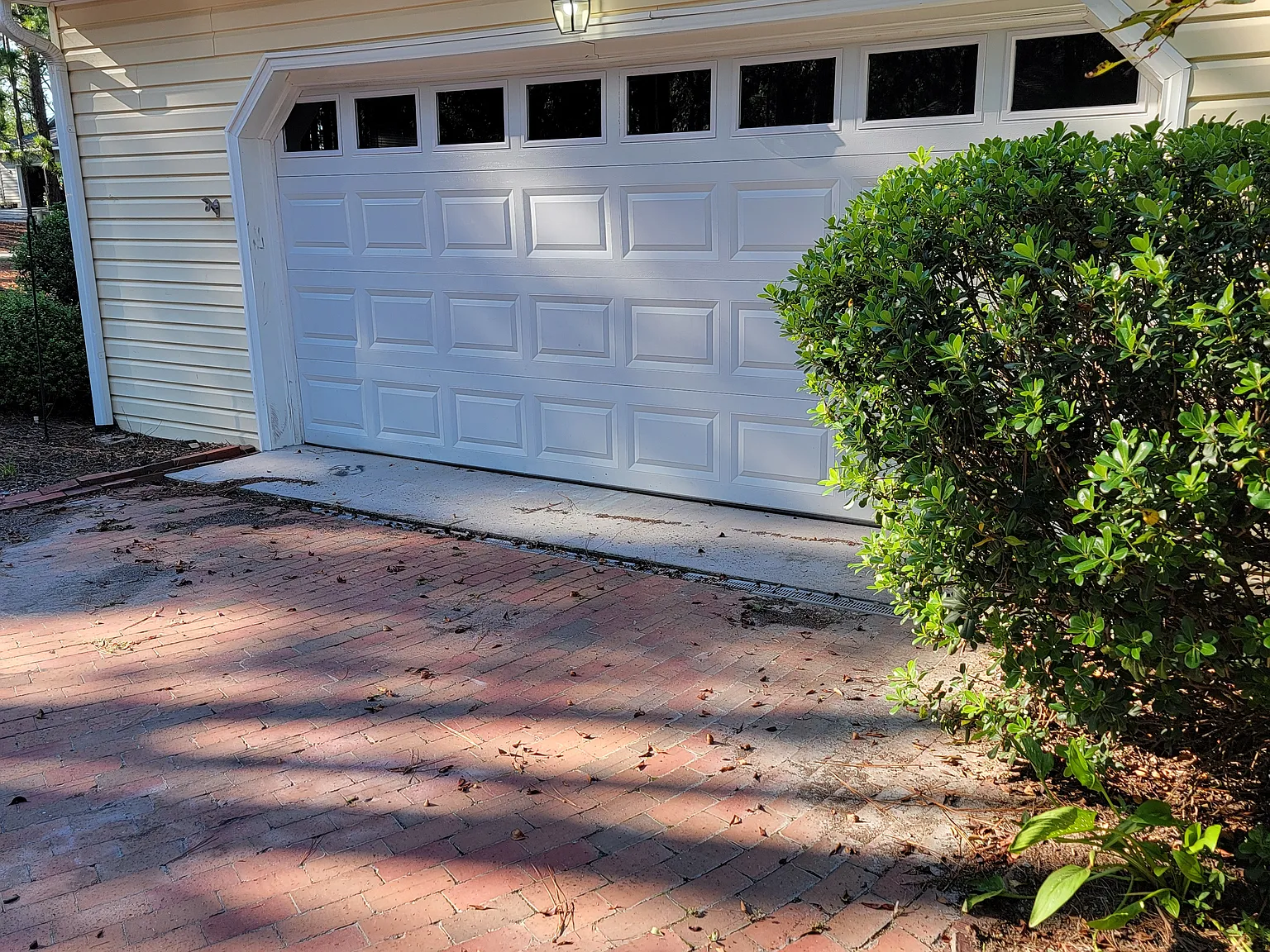4 bed, 3.5 bath, 4526 sqft, $2,800 — Photo 2