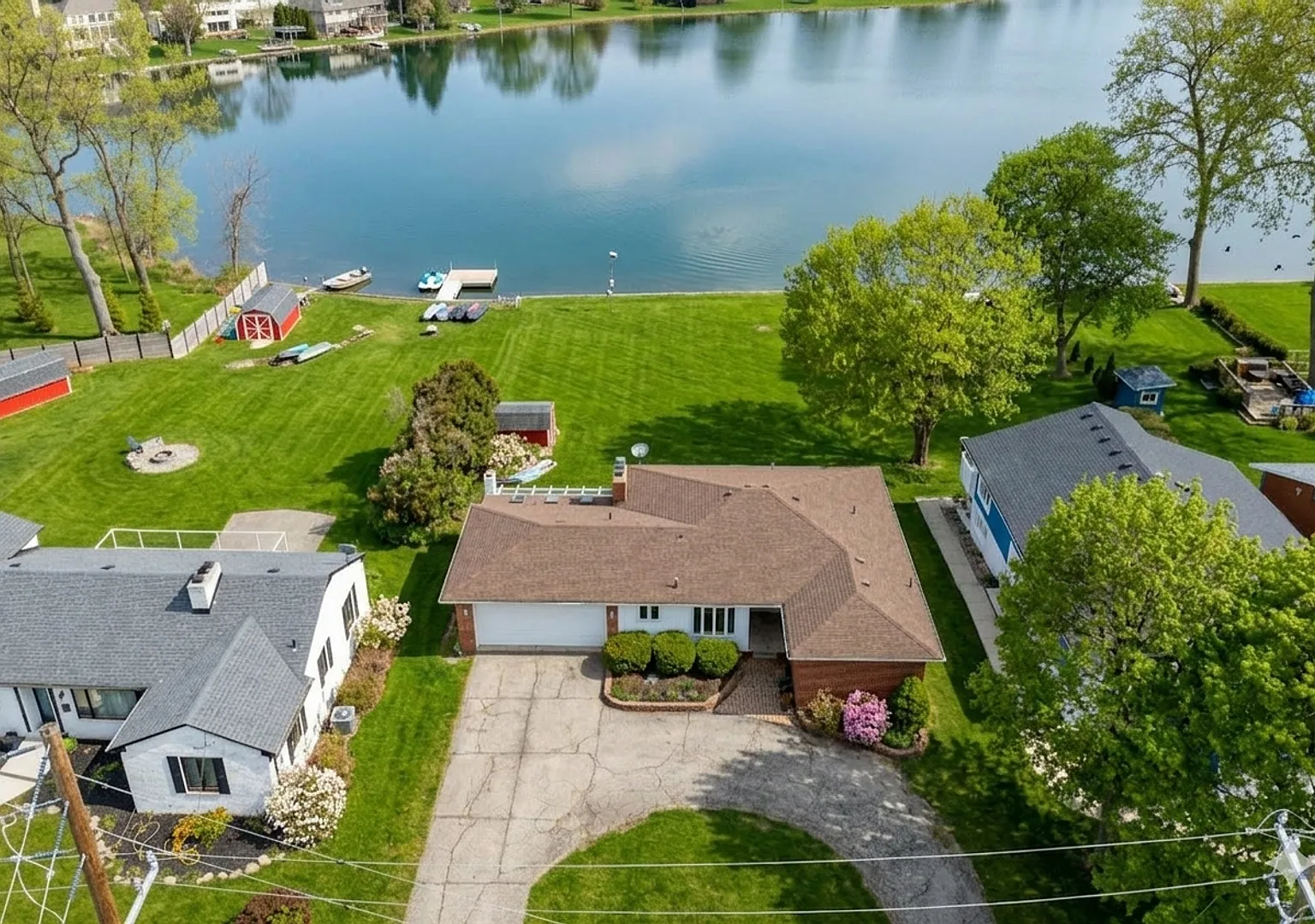 3bd | 3bth - Hot Tub - Water Front - Newly Renovated - On Sylvan Lake — Photo 2