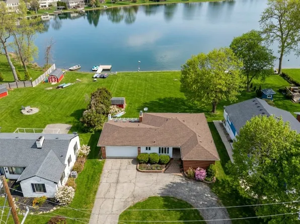 915 James K Blvd, Pontiac, MI 48341