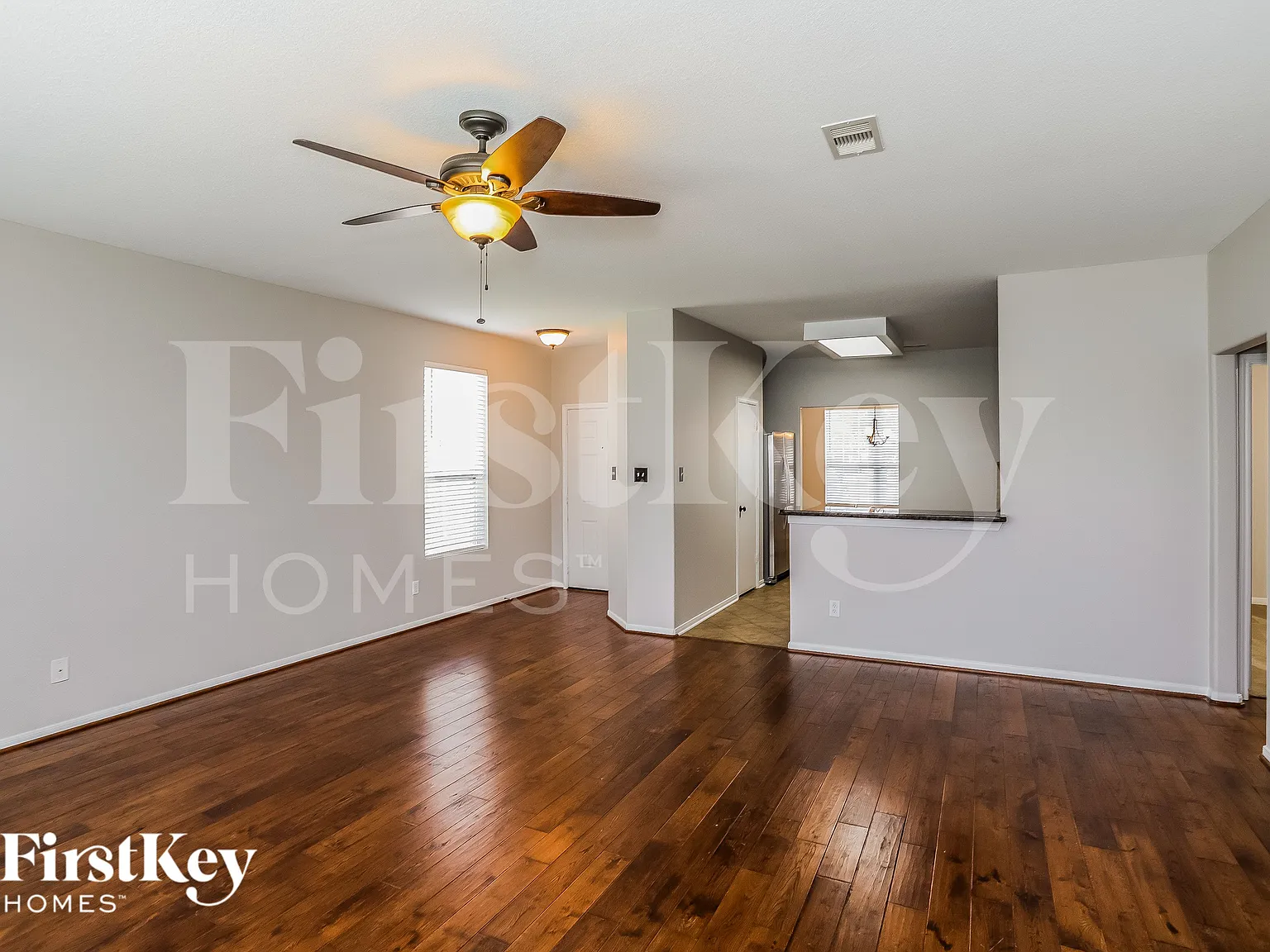 4 bed, 2.5 bath, 2375 sqft, $2,015 — Photo 2
