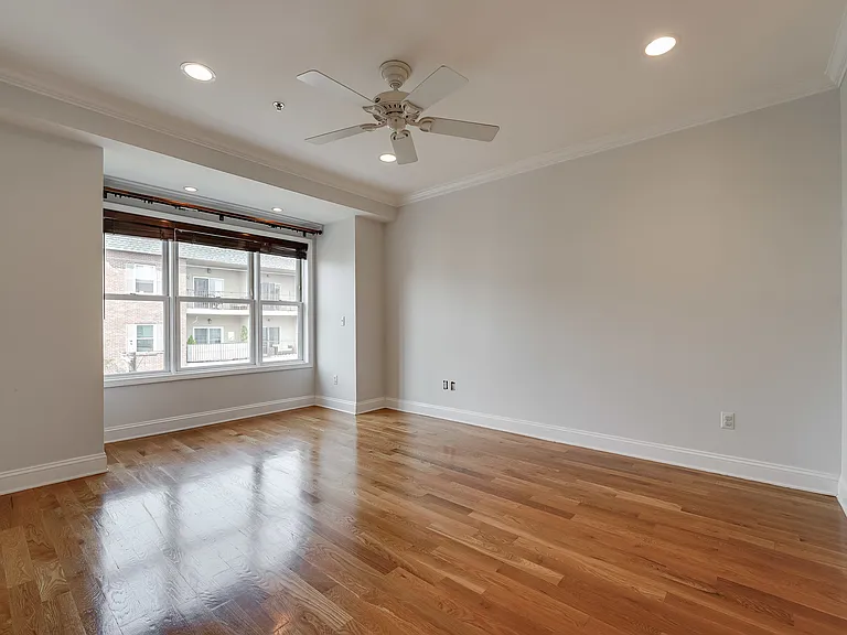 211 Madison St #4 — Photo 12