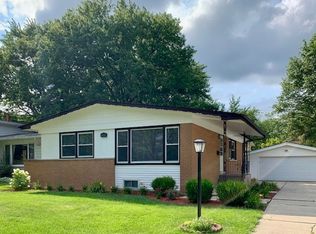 240 N Park Dr, Glenwood, IL 60425