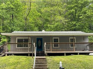 109 Sunny Brook Dr, Saint Albans, WV 25177