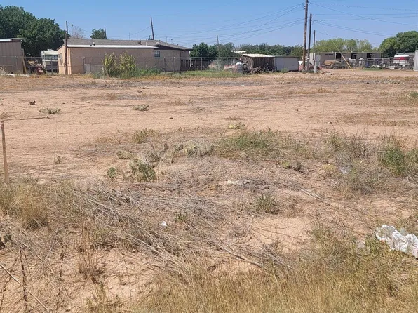 304 Avenue D, Roswell, NM 88203