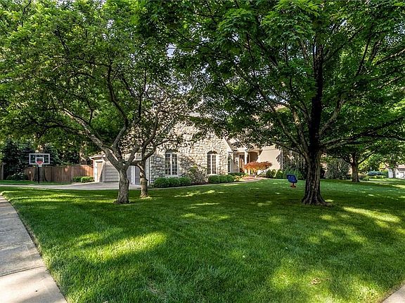 3rd image of 12610 Granada Rd