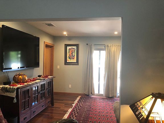 5th image of 167 E Juanita Ave