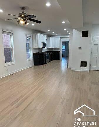 2nd image of 2255 N Artesian Ave