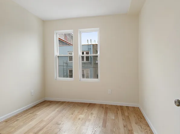 2112 Grand Avenue image 10 of 12