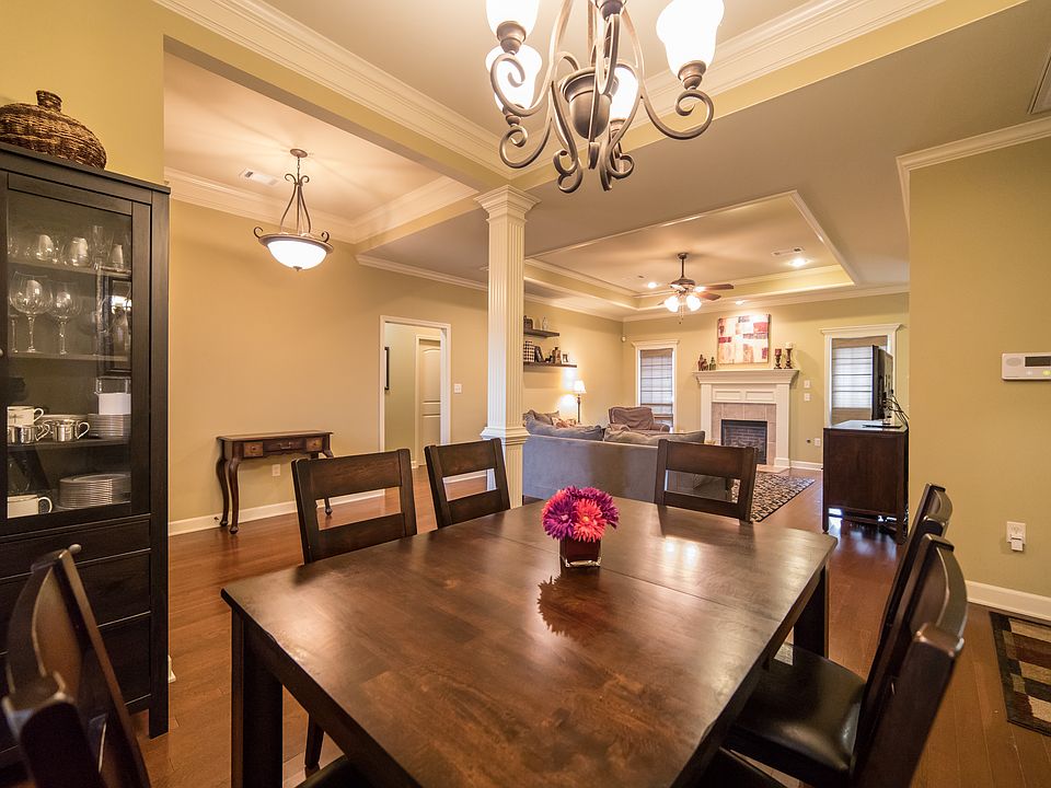 2nd image of 247 Summit Cir