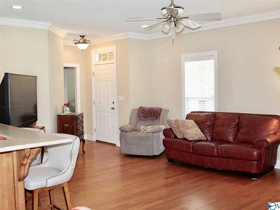 5th image of 2514 Oak Place Dr SE