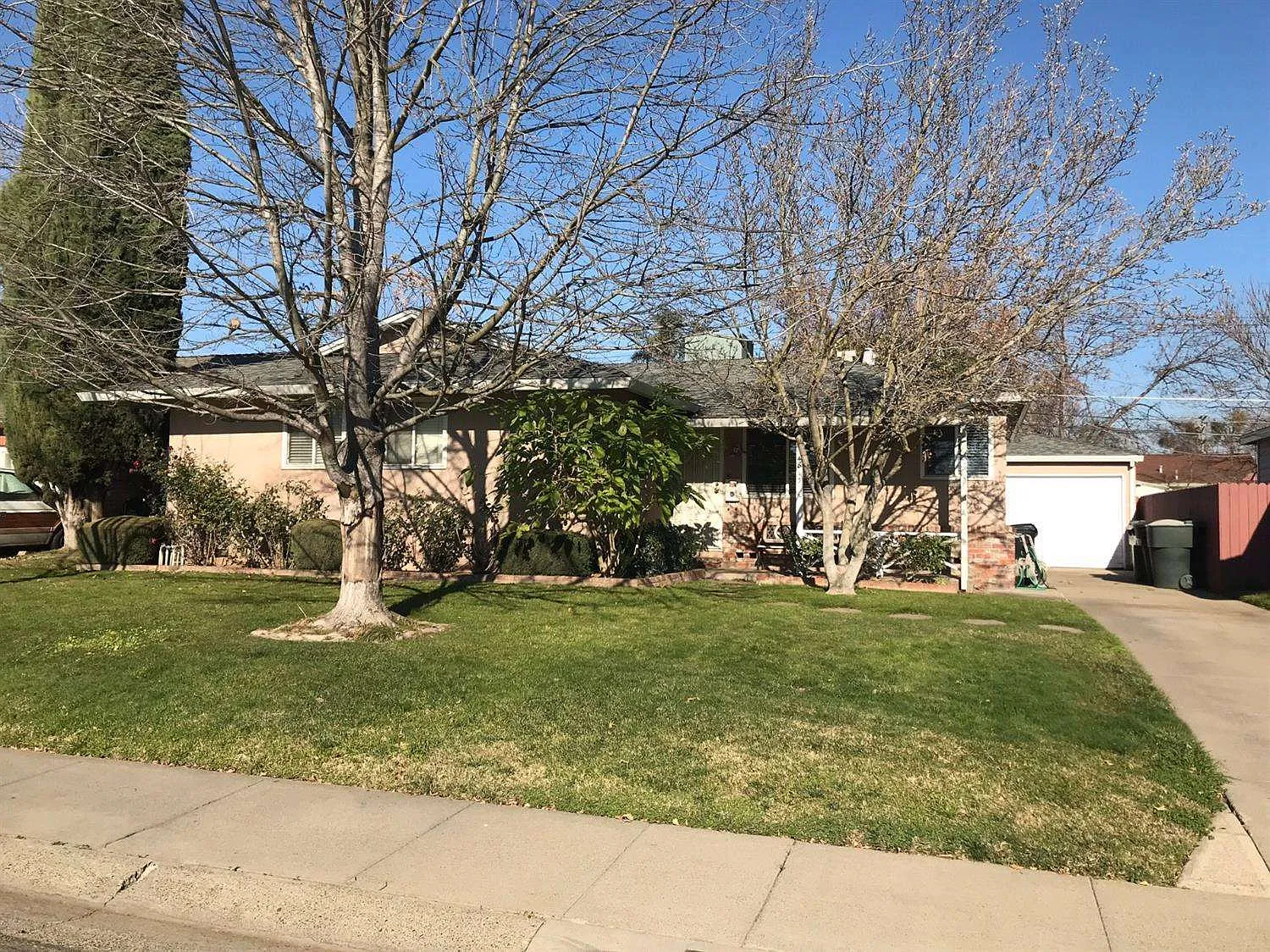 4813 42nd Ave photo 1