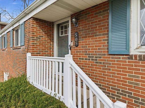 3rd image of 505 Pointview Rd