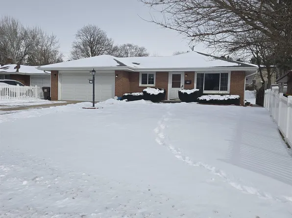 1218 E Gate Pkwy, Rockford, IL 61108