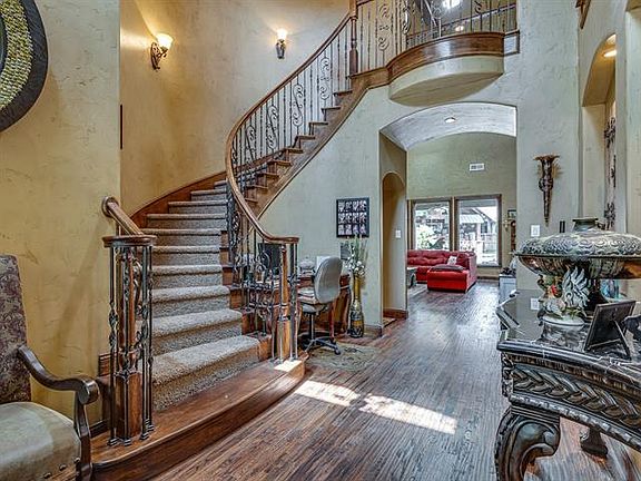 3rd image of 205 Katy Lake Dr
