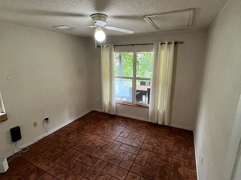 193 E Cowpen Lake Rd — Photo 10