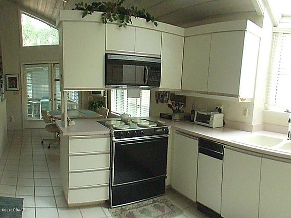 4th image of 657 Saint Andrews Cir