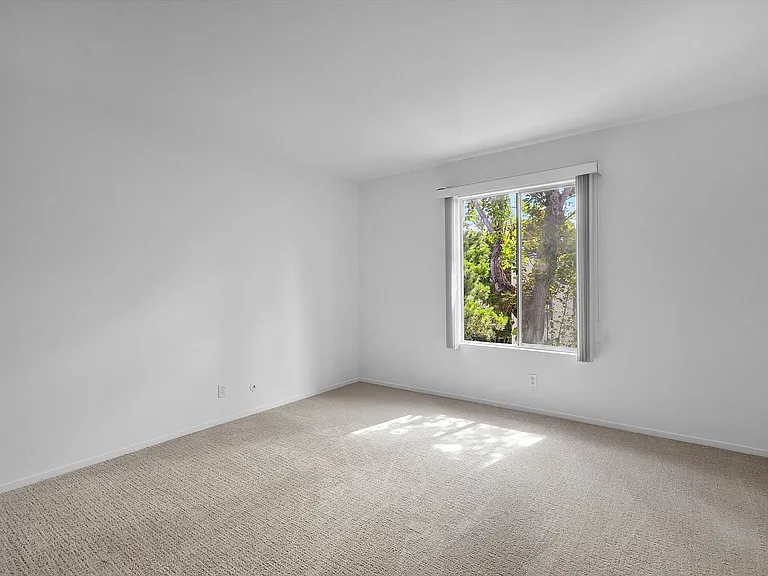 960 Shorepoint Ct #306 — Photo 12
