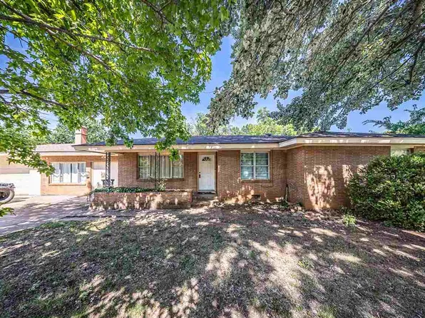 325 S 1st St, Walters, OK 73572