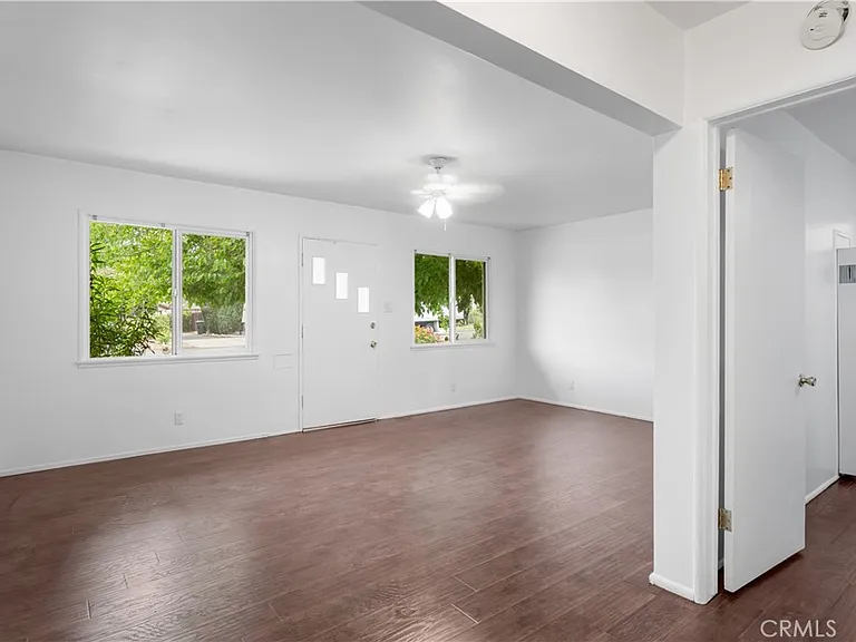 270 S 1st Ave — Photo 3