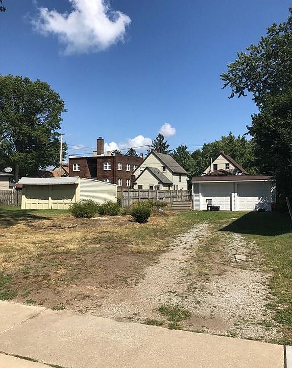 2nd image of Lakewood Ave