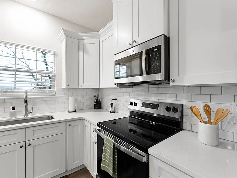 Sandstone Pointe Townhomes — Photo 23
