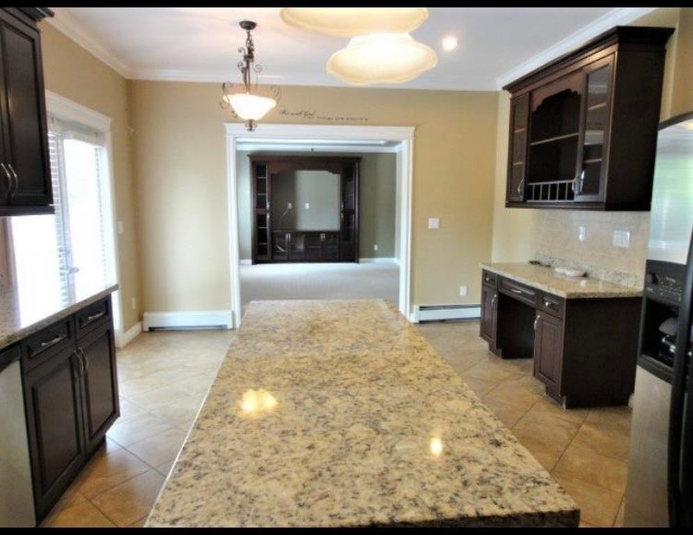 8449 Bailey Pl, Mission, BC - View 2