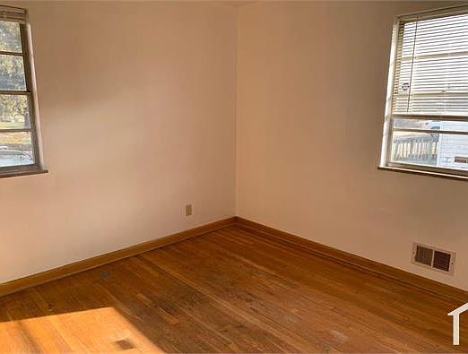 3rd image of 802 S Weyant Ave #B