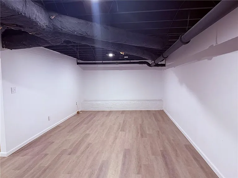 6651 Castleton Dr — Photo 33