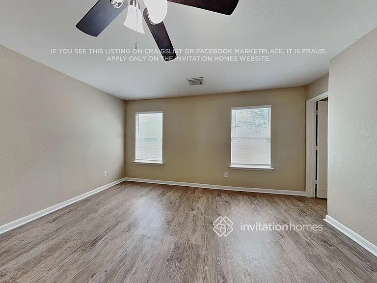13742 Clarks Fork Dr — Photo 11