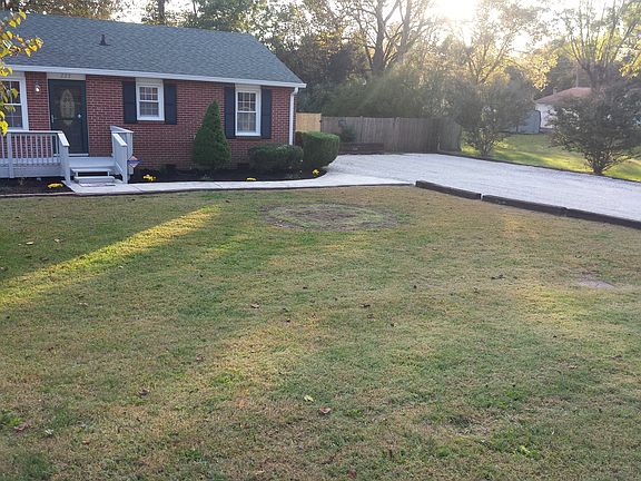 2nd image of 223 Woodlawn Dr