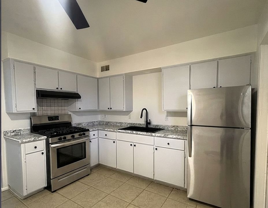 1st image of 5007 S La Rosa Dr #11