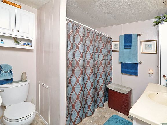5th image of 13477 E 43rd Dr