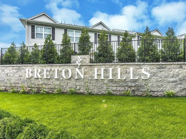 105 Breton Way #105, Glen Cove, NY 11542