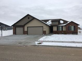 1220 N Robins Ave, Idaho Falls, ID 83401