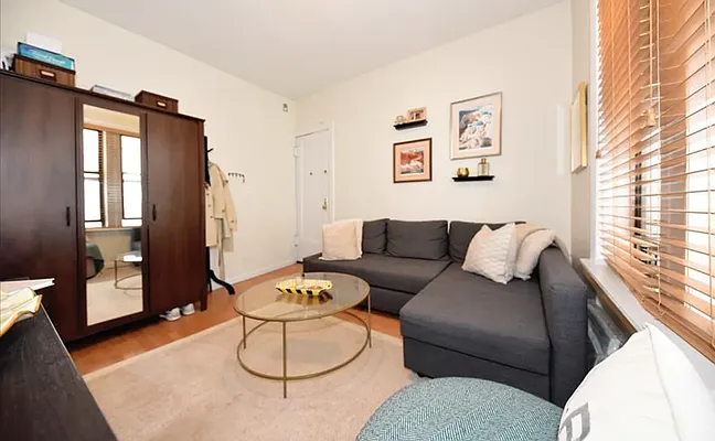 Rented by Buchbinder & Warren | media 2